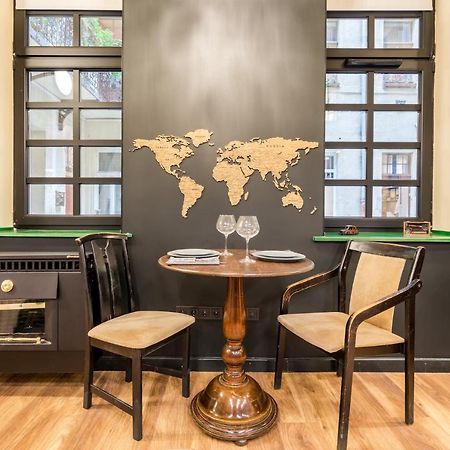 Unique & Stylish - Home Of Traveler In City Center Budapest Bagian luar foto
