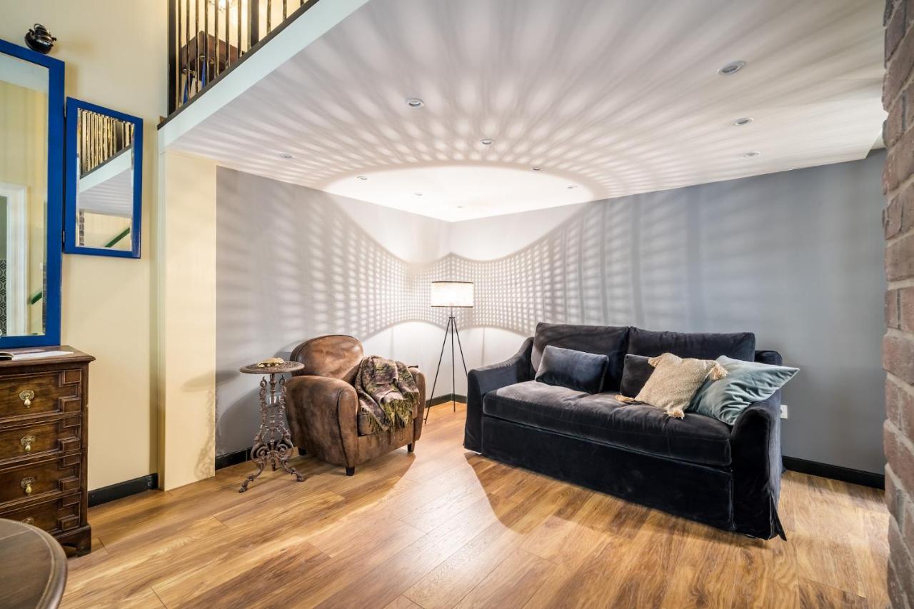 Unique & Stylish - Home Of Traveler In City Center Budapest Bagian luar foto