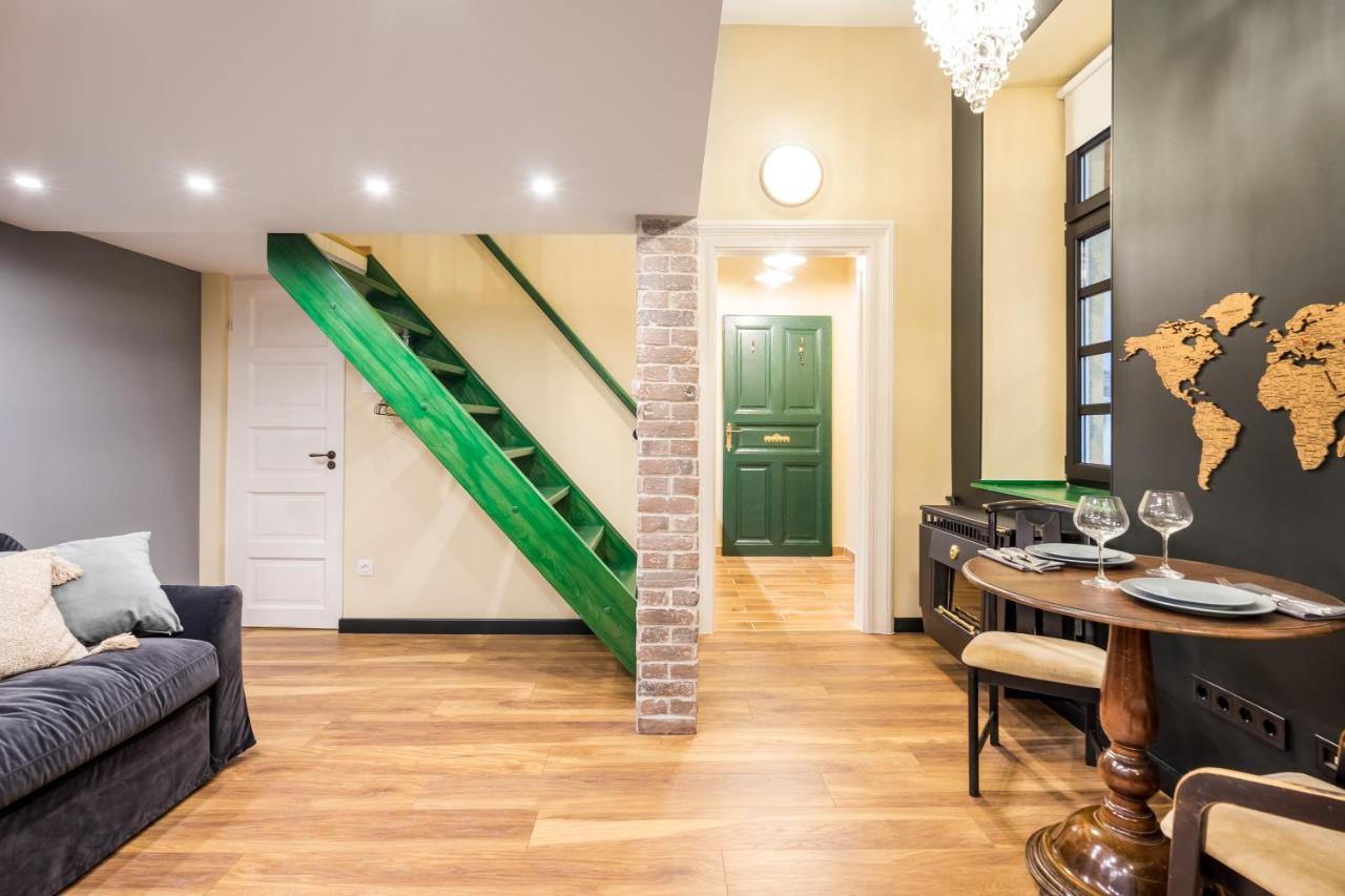 Unique & Stylish - Home Of Traveler In City Center Budapest Bagian luar foto